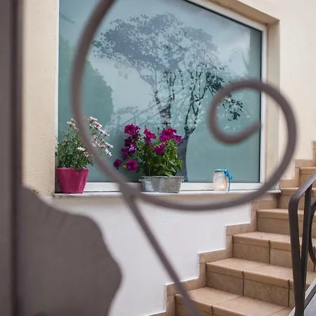Dina's House * Βόλος