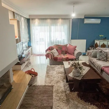 Villa Dina's House
