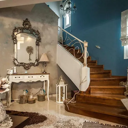 Villa Dina's House *