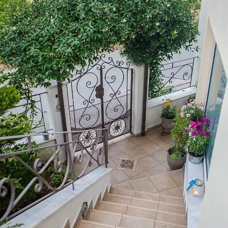 Villa Dina's House *